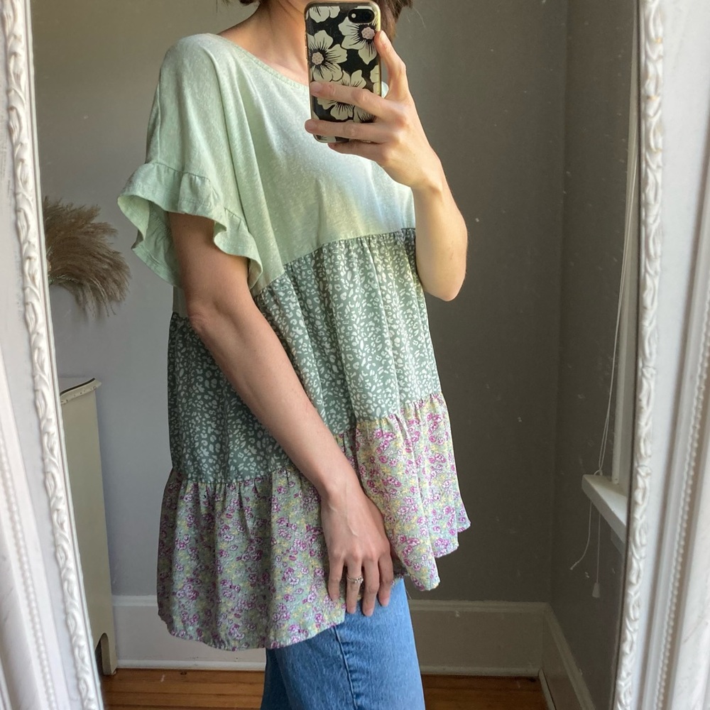 Boutique Top Size Small - Picture 2 of 2